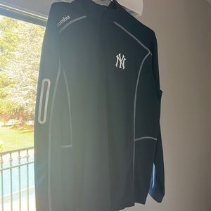 Columbia, New York Yankee golf half zip in navy